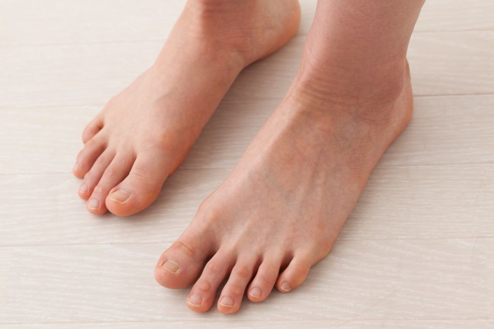 裸足の足